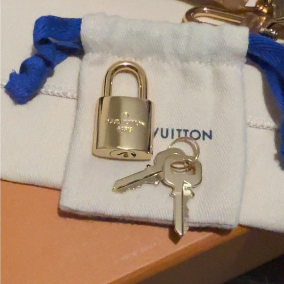 Louis Vuitton Monogram Speedy Bandouliêre 20 Beige Strap NEW - Picture 6 of 15